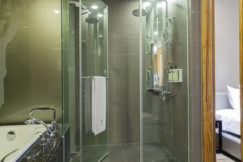 Pacific Business Hotel