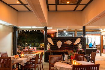Funky Fish Beach & Surf Resort - Hostel