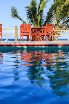 Funky Fish Beach & Surf Resort - Hostel
