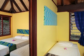 Funky Fish Beach & Surf Resort - Hostel