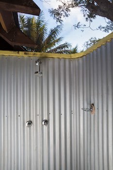 Funky Fish Beach & Surf Resort - Hostel