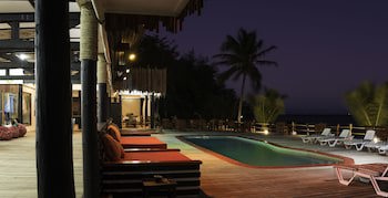 Funky Fish Beach & Surf Resort - Hostel