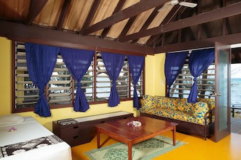 Funky Fish Beach & Surf Resort - Hostel