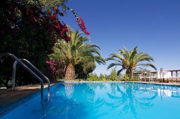 Corona Guest Farm