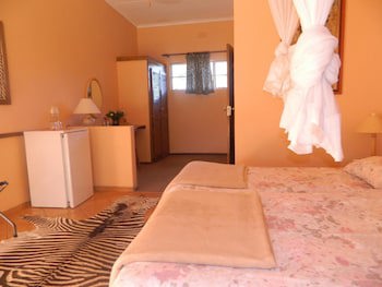 Corona Guest Farm