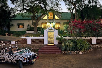 Corona Guest Farm