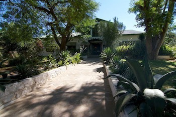 Corona Guest Farm