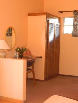Corona Guest Farm