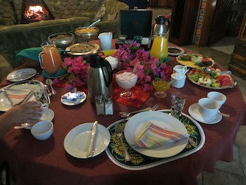 Corona Guest Farm