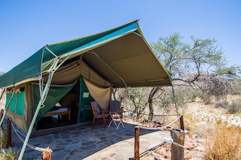 Etusis Lodge