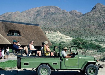 Etusis Lodge