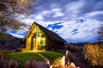Etusis Lodge