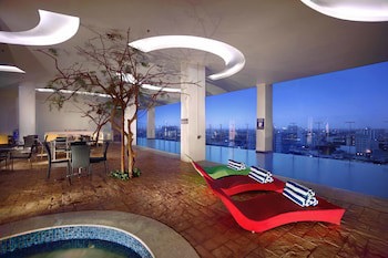 Aston Makassar Hotel & Convention Center
