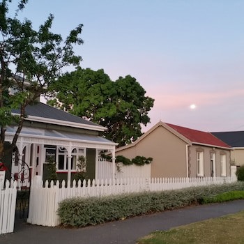 Designer Cottage B&B