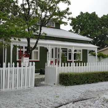 Designer Cottage B&B