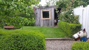 Designer Cottage B&B