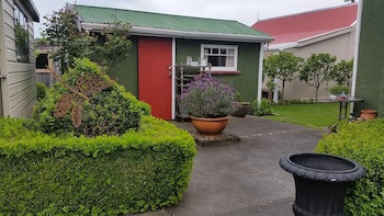 Designer Cottage B&B