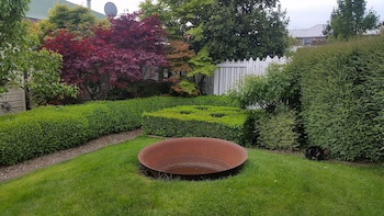 Designer Cottage B&B