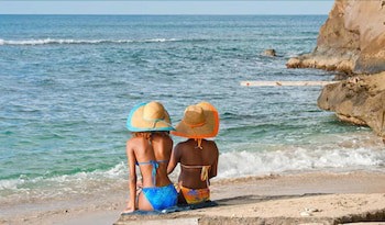 Grooms Beach Villa & Resort
