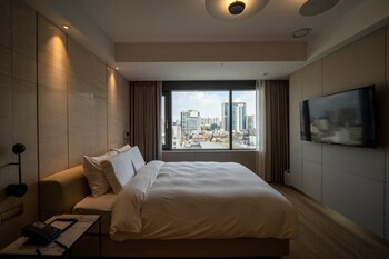 Eliena Hotel
