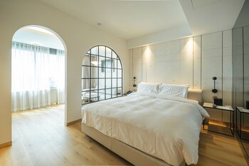Eliena Hotel