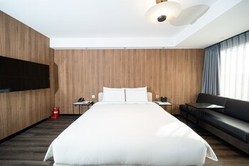 Eliena Hotel