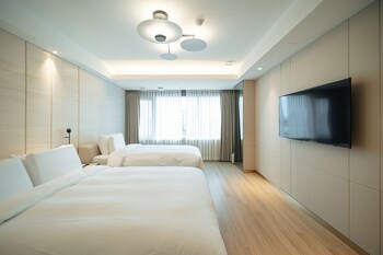 Eliena Hotel