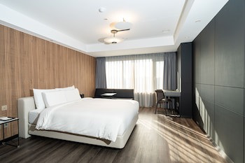 Eliena Hotel