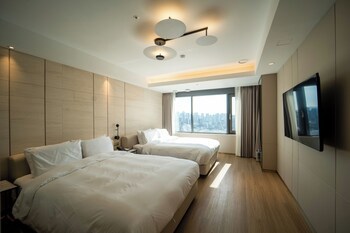 Eliena Hotel