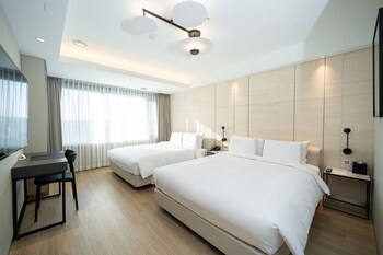 Eliena Hotel