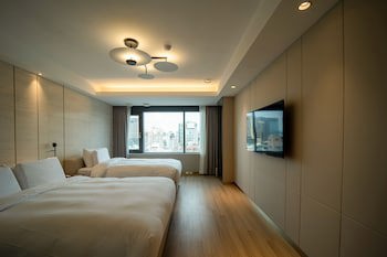 Eliena Hotel