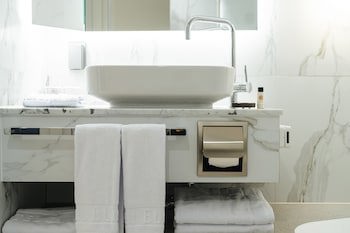 Eliena Hotel