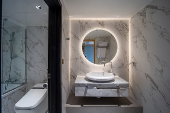 Eliena Hotel