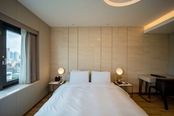 Eliena Hotel
