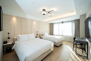 Eliena Hotel