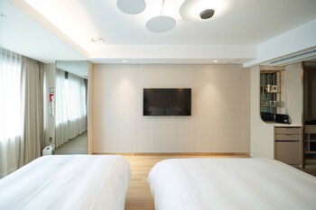 Eliena Hotel