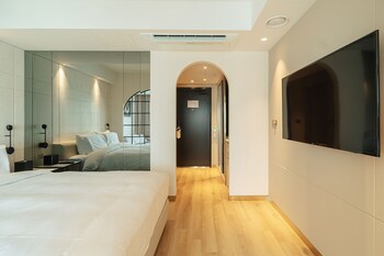 Eliena Hotel