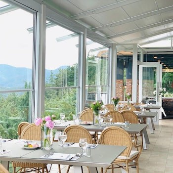 Asia Lakeside Hotel