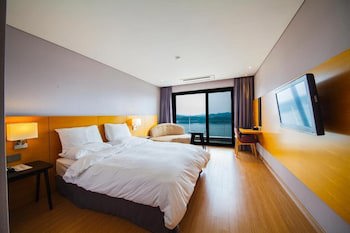 Asia Lakeside Hotel