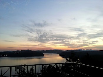 Asia Lakeside Hotel