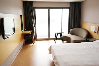 Asia Lakeside Hotel
