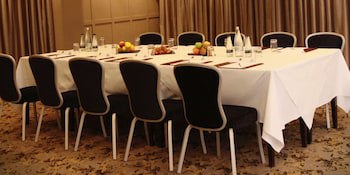 Red Hall Hotel