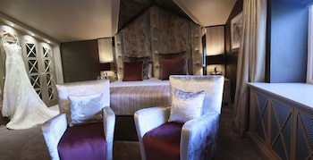 Red Hall Hotel