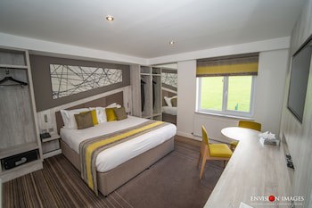 Red Hall Hotel