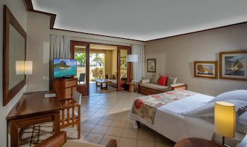 Paradis Beachcomber Golf Resort & Spa