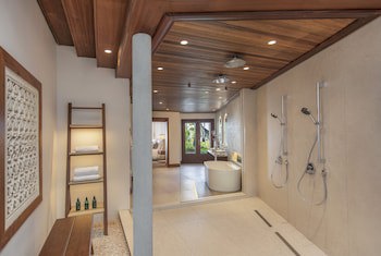 Paradis Beachcomber Golf Resort & Spa