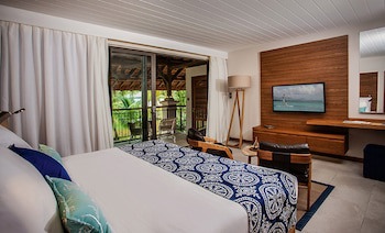 Paradis Beachcomber Golf Resort & Spa