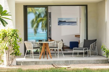 Paradis Beachcomber Golf Resort & Spa