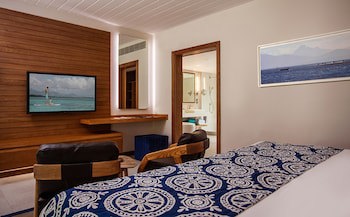 Paradis Beachcomber Golf Resort & Spa
