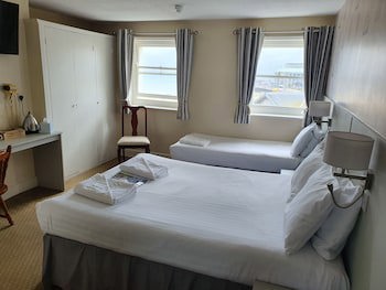 Alexandra Hotel